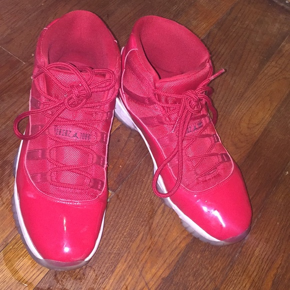 Jordan 11s color red - Picture 3 of 3